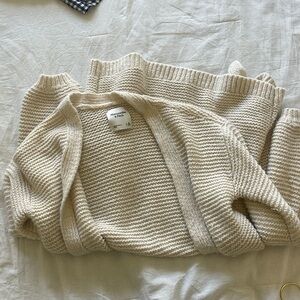 Abercrombie cream cardigan size XS